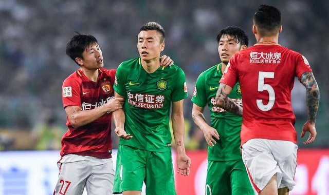  西汉姆联定位球战术奏效，头球制胜斩获关键三分  